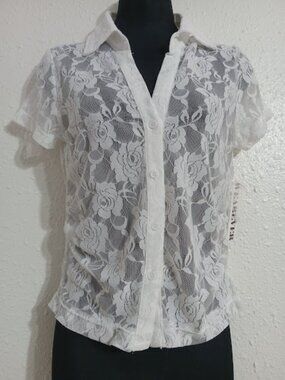 Wearever - White Floral Lace Short Sleeve Button-Up Top